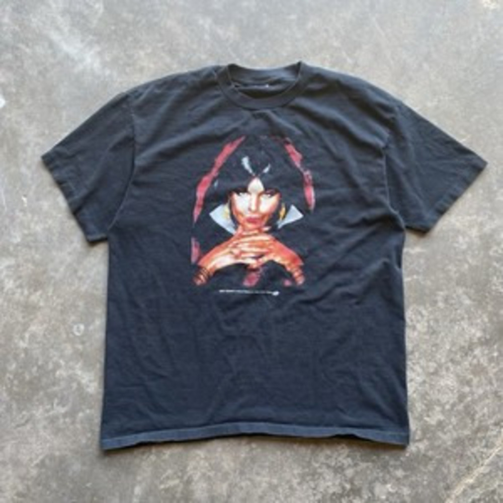Vampirella Shirt Style